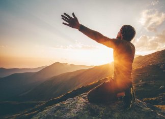 A fé fortalece o coração. Quando se tem fé, o nosso coração tem força infinita